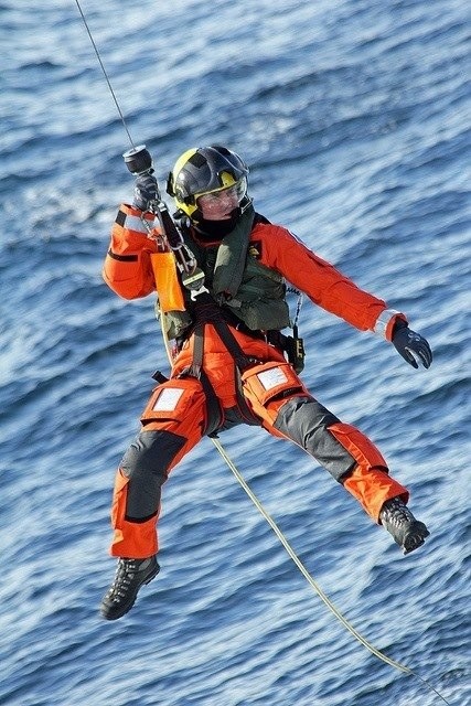 hoist_situation_above